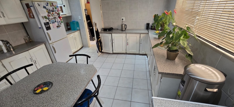 4 Bedroom Property for Sale in Manzil Park North West